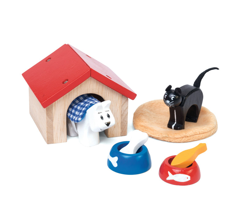 Le Toy Van Daisylane Pet Accessory Set.